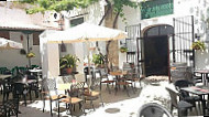 Patios Los Galanes inside