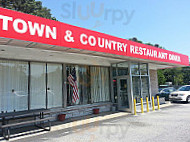 Town Country Diner outside