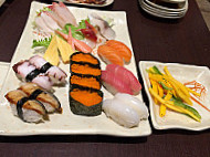 1000 Sushi Islands food