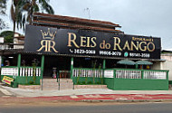 Reis Do Rango outside
