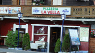La Vella Pizzeria outside