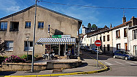 Le Vieux Moulin outside