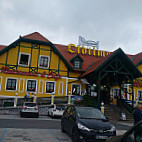 Autobahnrestaurant & Motorhotel Zobern inside