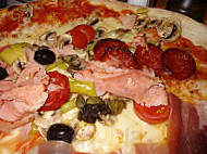 Laurin Pasta Pizza food