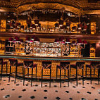 Park Chinois inside