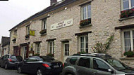 Auberge De Fontaine food