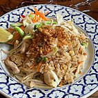 Rainbow Thai-Kitchen & Sushi food