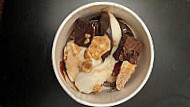 Menchie's Frozen Yogurt food