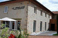 Le Prieuré outside