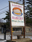 Leavitt's Country Bakery outside