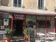 Le Tablier Rouge inside