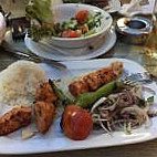 Diwan Holzkohlen Grill food