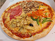 Pizza L Aiglon inside