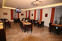 Hotel Restaurant Jagerhof inside