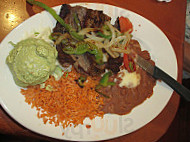Sal's Mexican Madera food