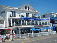 Boardwalk Inn & Cafe outside