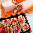 Poke Sushi Roll food