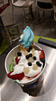 Menchie's Frozen Yogurt food