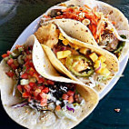 Bomba Taco Beachwood food