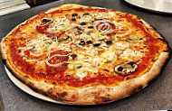 Gianni's Pizzeria Griglieria food