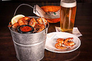 Rusty Bucket And Tavern food