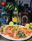 Dos Mundos Mexican American Cuisine (99w Location) food