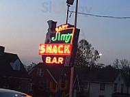Baby Jim's Snack outside
