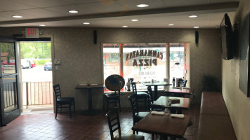 Cammarata's Pizza inside