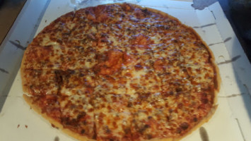 Rico's Pizza food