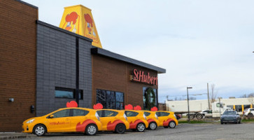 Rôtisserie St-hubert outside