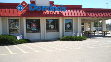 Domino's Pizza outside