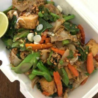 Aloy Pat Thai food