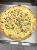 Cheikho's Döner Pizza food