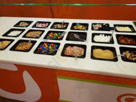 Orange Leaf Frozen Yogurt food