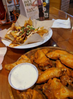 Hooters food