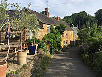 The Stags Head outside