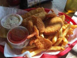 Lunkers Sports Grille food