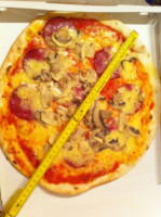 Ristaurant-Pizzeria Amo food