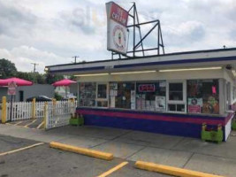 Smoothies On 7 Mile Dairy outside