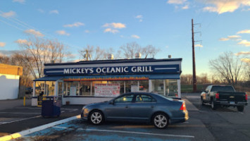 Mickey's Oceanic Grill outside