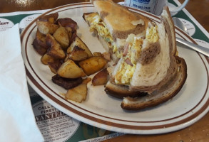 Mackie's Country Store food