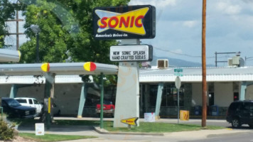 Sonic Drive-in outside