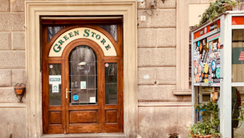 Green Store Pub La Guerrina outside
