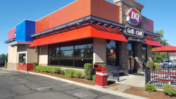 Dairy Queen Grill Chill outside