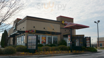 Hardee's outside