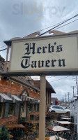 Herbs Tavern inside