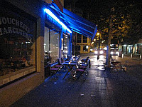 Cafe du Simplon outside