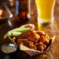 Wings Tavern And Grille food