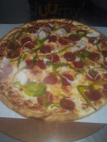 Deluxe Pizza food