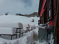 Rifugio Chez Nous outside